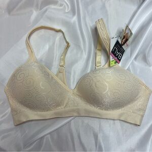 Bali All Around Comfort Wirefree Light Beige, size 38B NWT